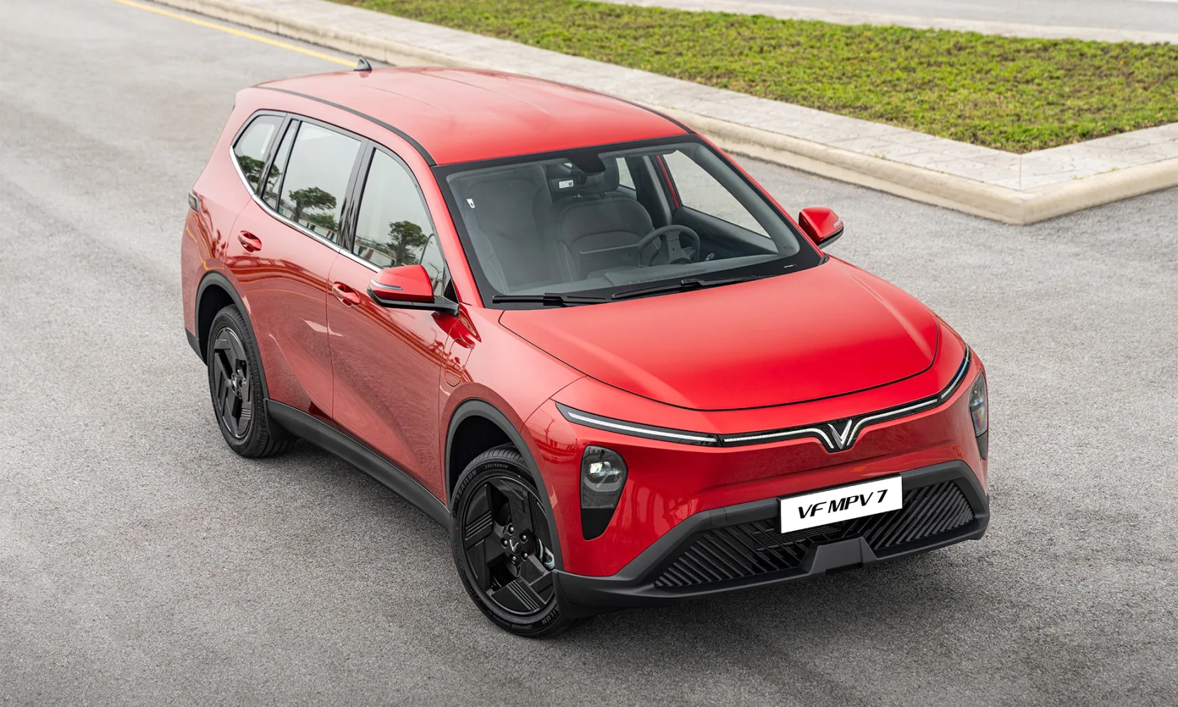 MPV 7 có thiết kế hiện đại sang trọng